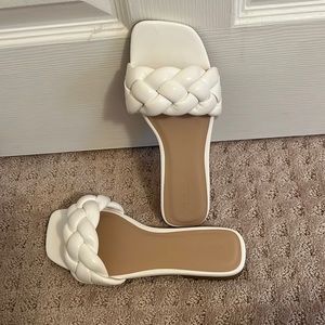 Soda white Big Girls size 6 1/2 sandal